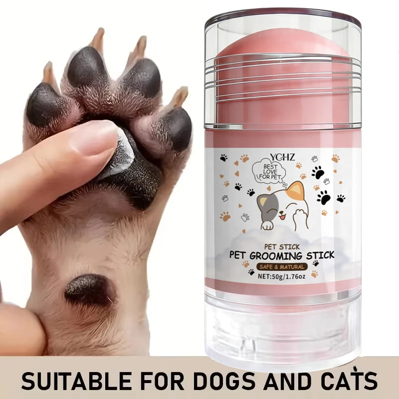 Application de la crème sur le coussinet d'un chien