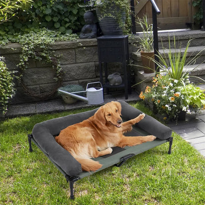 Lit de camp pour chien vu de côté, pieds surélevés